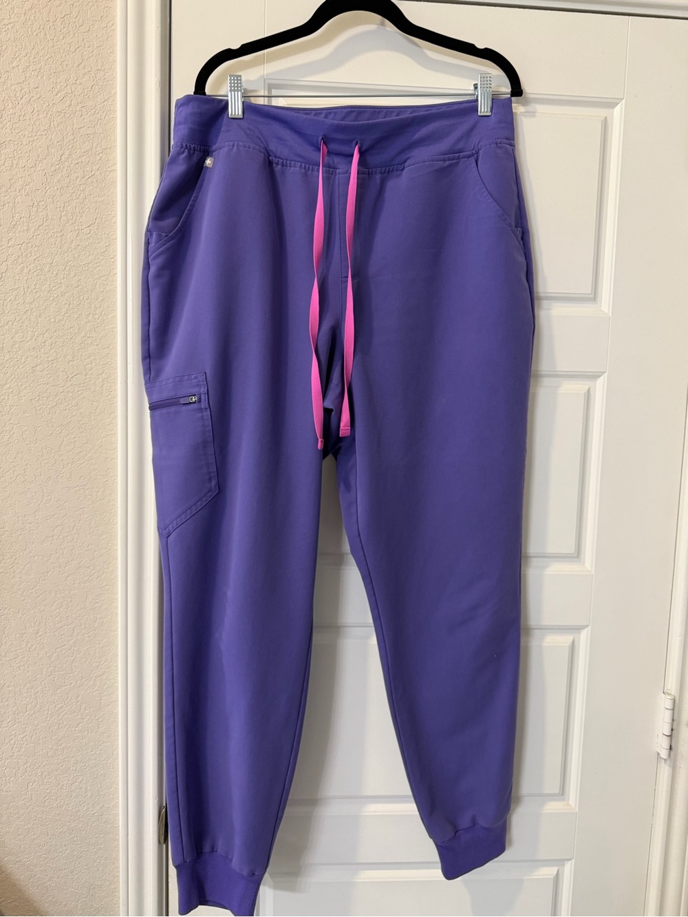 FIGS Women's Purple Scrub Top & Jogger Set with Pink Drawstrings - Picture 3 of 4